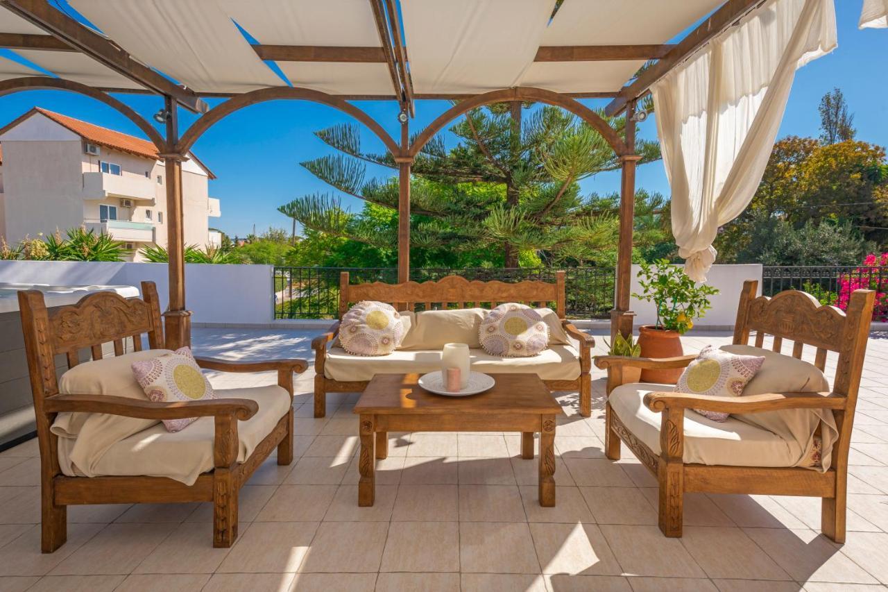 Anna'S Brilliant Villa In Ialysos Esterno foto